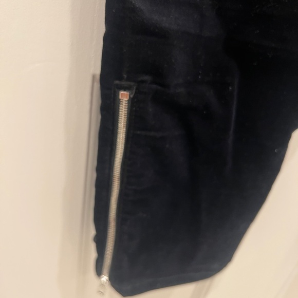Rag & Bone Black Velvet 10 inch
Capri Skinny Pants Women’s Size 31 - Picture 8 of 12